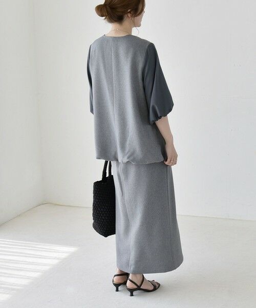 SHIPS / シップス ロング・マキシ丈ワンピース | 《予約》quaranciel:〈洗濯機可能〉Vネック 6分袖 ブラウス & Iライン スカート セットアップ | 詳細3