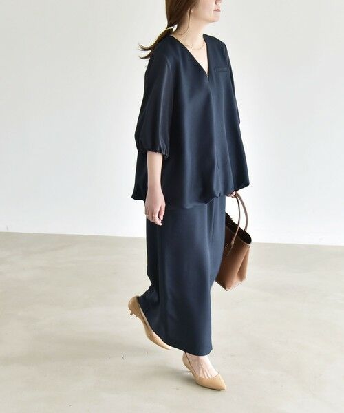 SHIPS / シップス ロング・マキシ丈ワンピース | 《予約》quaranciel:〈洗濯機可能〉Vネック 6分袖 ブラウス & Iライン スカート セットアップ | 詳細1