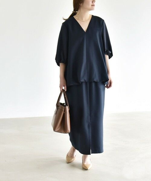 SHIPS / シップス ロング・マキシ丈ワンピース | 《予約》quaranciel:〈洗濯機可能〉Vネック 6分袖 ブラウス & Iライン スカート セットアップ | 詳細10