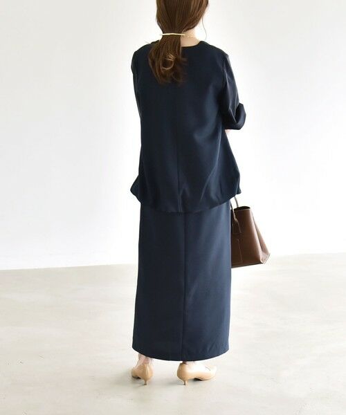 SHIPS / シップス ロング・マキシ丈ワンピース | 《予約》quaranciel:〈洗濯機可能〉Vネック 6分袖 ブラウス & Iライン スカート セットアップ | 詳細6