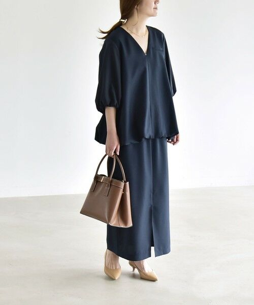 SHIPS / シップス ロング・マキシ丈ワンピース | 《予約》quaranciel:〈洗濯機可能〉Vネック 6分袖 ブラウス & Iライン スカート セットアップ | 詳細8