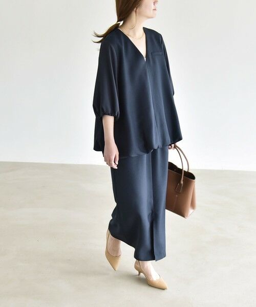 SHIPS / シップス ロング・マキシ丈ワンピース | 《予約》quaranciel:〈洗濯機可能〉Vネック 6分袖 ブラウス & Iライン スカート セットアップ（ネイビー）