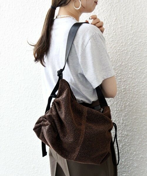 SHIPS / シップス ショルダーバッグ | 《予約》SHIPS any: ラメ サイド ギャザー ドロスト ショルダー バッグ（ブラウン）