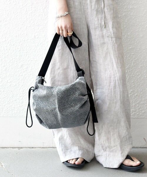 SHIPS / シップス ショルダーバッグ | 《予約》SHIPS any: ラメ サイド ギャザー ドロスト ショルダー バッグ（シルバー）