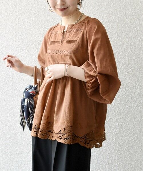 SHIPS / シップス シャツ・ブラウス | 《予約》SHIPS any:〈手洗い可能〉コットン レース ヘム キーネック ギャザー ブラウス | 詳細22