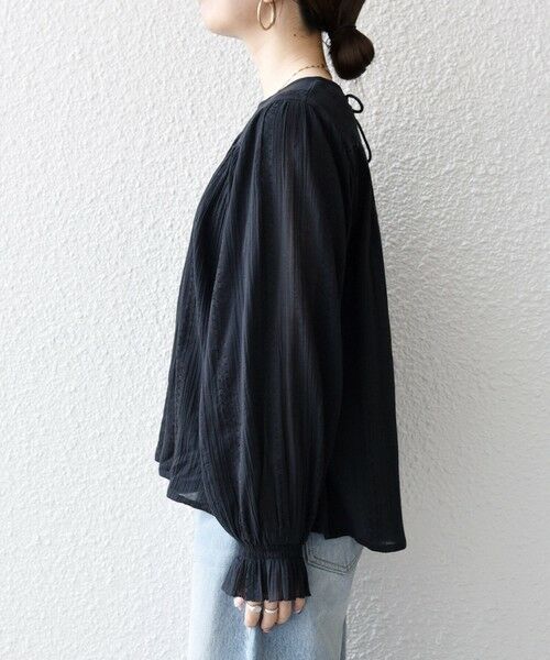 SHIPS / シップス シャツ・ブラウス | 《予約》SHIPS any:〈洗濯機可能〉コットン ミックス ハシゴ レース ギャザー ブラウス | 詳細16