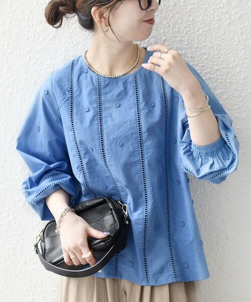 SHIPS / シップス シャツ・ブラウス | 《予約》【WEB限定】SHIPS any:〈洗濯機可能〉フラワー モチーフ ハシゴレース クルーネック ブラウス 2（ブルー）