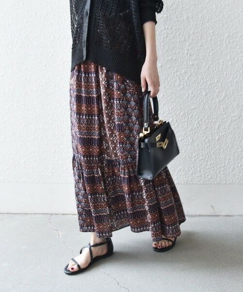 SHIPS / シップス ロング・マキシ丈スカート | 《予約》SHIPS any:〈洗濯機可能〉パッチワーク ジオメ プリント ドロスト ギャザー スカート（ネイビー）