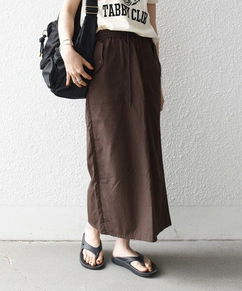 SHIPS / シップス ロング・マキシ丈スカート | 《予約》SHIPS any:〈多機能/洗濯機可能〉シェルテック ポケット ストレート スカート（ブラウン）