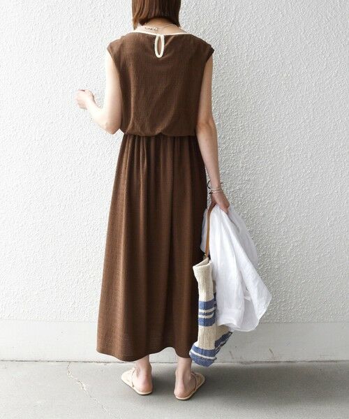 SHIPS / シップス ロング・マキシ丈ワンピース | 《予約》SHIPS any:〈洗濯機可能〉ブラウジング バイカラー フレンチスリーブ ワンピース | 詳細21