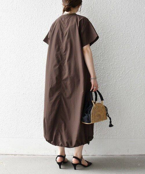 SHIPS / シップス ロング・マキシ丈ワンピース | 《予約》SHIPS any:〈多機能/洗濯機可能〉シェルテック ドロスト ロング ワンピース | 詳細19