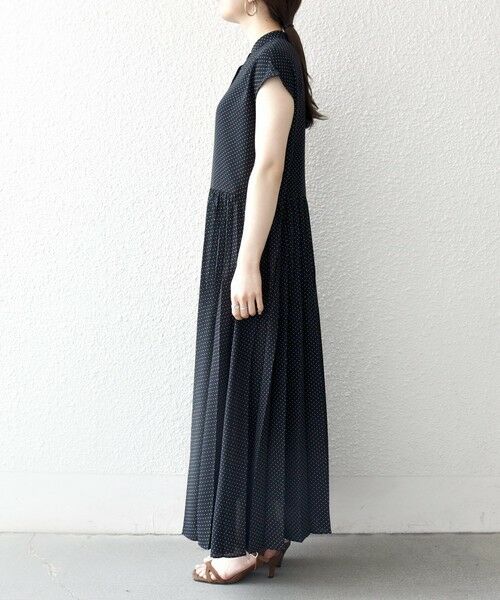 SHIPS / シップス ロング・マキシ丈ワンピース | SHIPS any:〈手洗い可能〉ドット バンドカラー フレンチ プリーツ ロング ワンピース | 詳細16