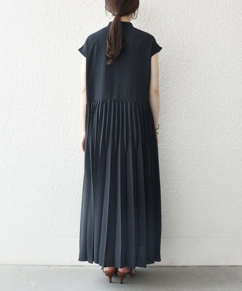 SHIPS / シップス ロング・マキシ丈ワンピース | SHIPS any:〈手洗い可能〉ドット バンドカラー フレンチ プリーツ ロング ワンピース | 詳細17
