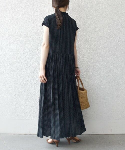 SHIPS / シップス ロング・マキシ丈ワンピース | 《予約》SHIPS any:〈手洗い可能〉ドット バンドカラー フレンチ プリーツ ロング ワンピース | 詳細5