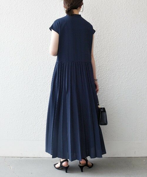 SHIPS / シップス ロング・マキシ丈ワンピース | 《予約》SHIPS any:〈手洗い可能〉ドット バンドカラー フレンチ プリーツ ロング ワンピース | 詳細9