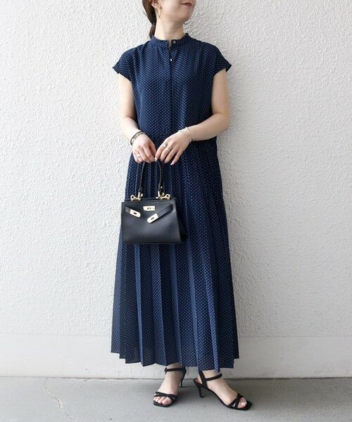 SHIPS / シップス ロング・マキシ丈ワンピース | 《予約》SHIPS any:〈手洗い可能〉ドット バンドカラー フレンチ プリーツ ロング ワンピース（ネイビー）