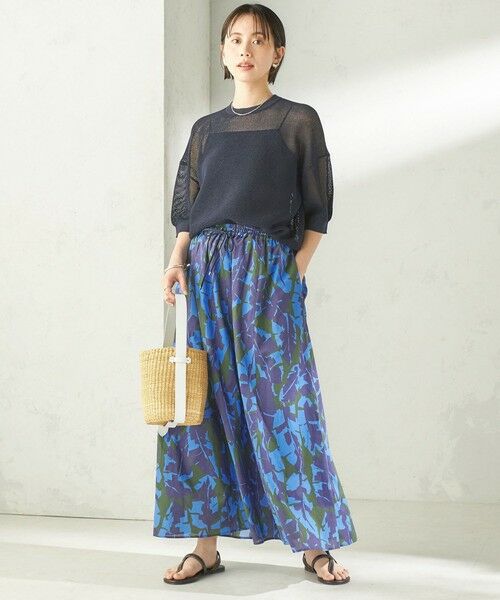 SHIPS / シップス ロング・マキシ丈スカート | 《予約》〈手洗い可能〉DEVEAUX リーフ プリント スカート | 詳細23