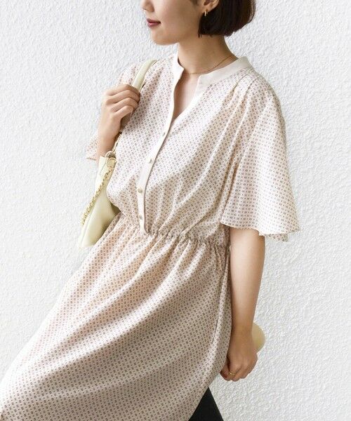 SHIPS / シップス ロング・マキシ丈ワンピース | 〈手洗い可能〉プリント キーネック フレア スリーブ 半袖 ワンピース（ベージュ系）