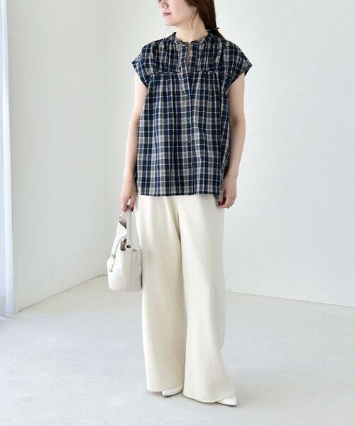 SHIPS / シップス シャツ・ブラウス | 《予約》quaranciel:〈手洗い可能〉チェック ギャザー バンドカラー フレンチ シャツ | 詳細14