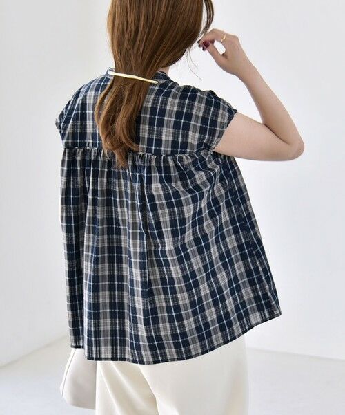 SHIPS / シップス シャツ・ブラウス | 《予約》quaranciel:〈手洗い可能〉チェック ギャザー バンドカラー フレンチ シャツ | 詳細19