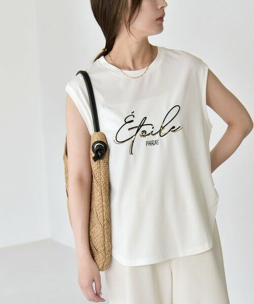SHIPS / シップス Tシャツ | 《予約》quaranciel:〈洗濯機可能〉スパンコール ロゴ 刺繍 フレンチスリーブ TEE（オフホワイト）