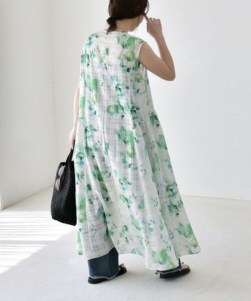 SHIPS / シップス ロング・マキシ丈ワンピース | 《予約》quaranciel:〈洗濯機可能〉ボタニカル プリント クルーネック ギャザー ワンピース | 詳細27