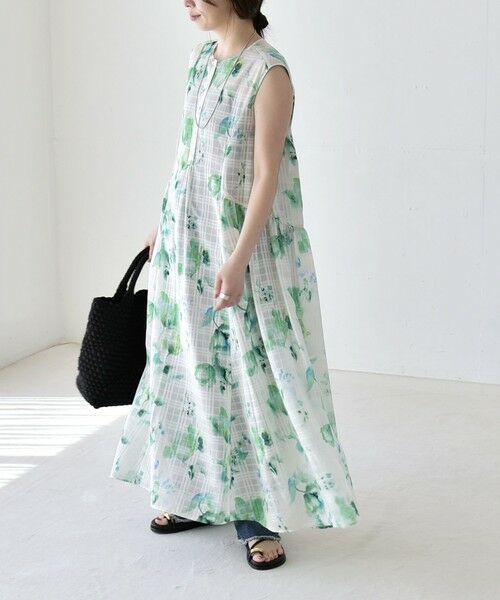 SHIPS / シップス ロング・マキシ丈ワンピース | 《予約》quaranciel:〈洗濯機可能〉ボタニカル プリント クルーネック ギャザー ワンピース | 詳細29