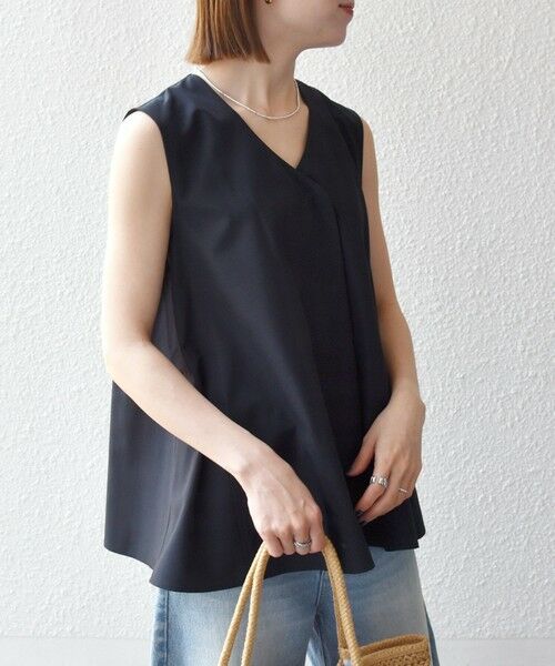 SHIPS / シップス シャツ・ブラウス | 《予約》SHIPS any:〈防しわ/接触冷感/UVカット/洗濯機可能〉ファンクション Vネック ノースリーブ フレア ブラウス | 詳細4