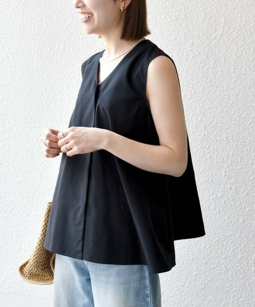 SHIPS / シップス シャツ・ブラウス | 《予約》SHIPS any:〈防しわ/接触冷感/UVカット/洗濯機可能〉ファンクション Vネック ノースリーブ フレア ブラウス | 詳細7
