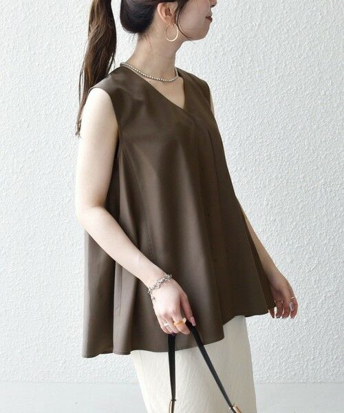 SHIPS / シップス シャツ・ブラウス | 《予約》SHIPS any:〈防しわ/接触冷感/UVカット/洗濯機可能〉ファンクション Vネック ノースリーブ フレア ブラウス | 詳細14