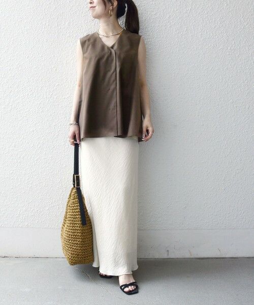 SHIPS / シップス シャツ・ブラウス | 《予約》SHIPS any:〈防しわ/接触冷感/UVカット/洗濯機可能〉ファンクション Vネック ノースリーブ フレア ブラウス | 詳細11