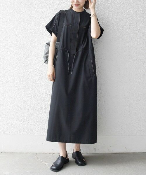 SHIPS / シップス ロング・マキシ丈ワンピース | 《予約》SHIPS any:〈防しわ/接触冷感/洗濯機可能〉ファンクション パイピング ドロスト ワンピース（ブラック）