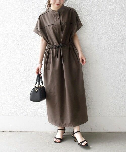 SHIPS / シップス ロング・マキシ丈ワンピース | 《予約》SHIPS any:〈防しわ/接触冷感/洗濯機可能〉ファンクション パイピング ドロスト ワンピース（ブラウン）