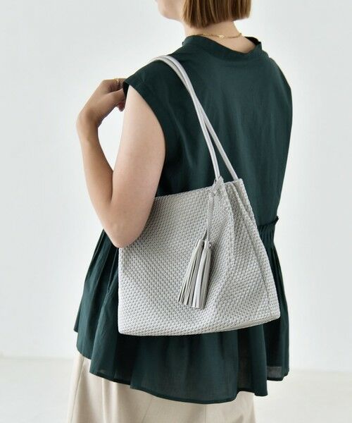 SHIPS / シップス トートバッグ | quaranciel: メッシュ タッセル トート バッグ（ライトグレー）