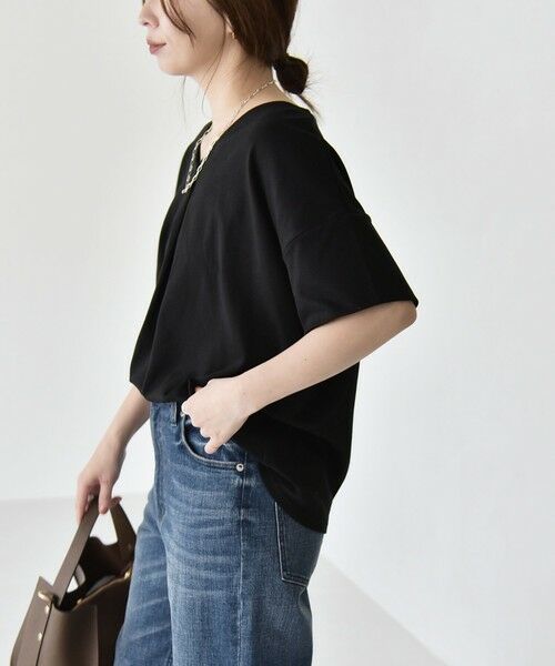SHIPS / シップス Tシャツ | 《予約》quaranciel:〈接触冷感/汗染み防止加工/洗濯機可能〉Vネック タック ハーフスリーブ TEE | 詳細12