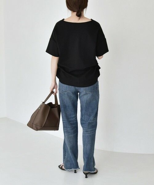 SHIPS / シップス Tシャツ | 《予約》quaranciel:〈接触冷感/汗染み防止加工/洗濯機可能〉Vネック タック ハーフスリーブ TEE | 詳細10