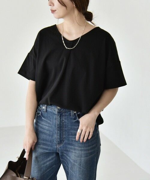 SHIPS / シップス Tシャツ | 《予約》quaranciel:〈接触冷感/汗染み防止加工/洗濯機可能〉Vネック タック ハーフスリーブ TEE | 詳細11