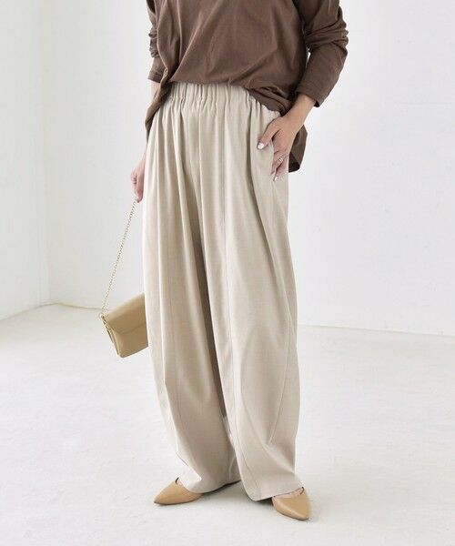 SHIPS / シップス その他パンツ | 《予約》quaranciel:〈洗濯機可能〉ウールライク ピンタック イージー バレル パンツ（ベージュ）