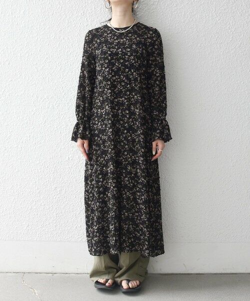 SHIPS / シップス ロング・マキシ丈ワンピース | 《予約》SHIPS any:〈洗濯機可能〉フラワー プリント シャーリング ロング ワンピース | 詳細9