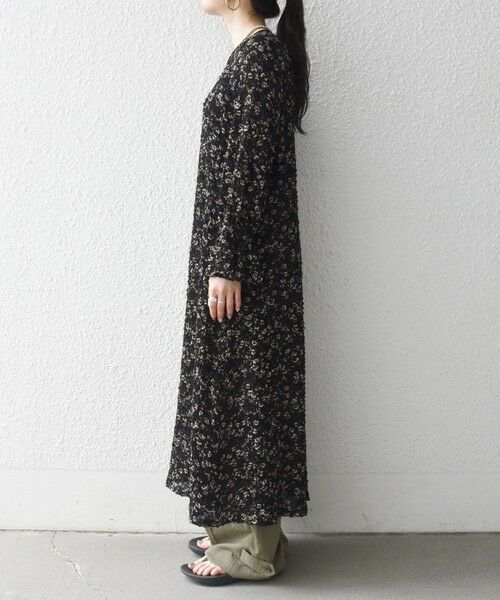 SHIPS / シップス ロング・マキシ丈ワンピース | 《予約》SHIPS any:〈洗濯機可能〉フラワー プリント シャーリング ロング ワンピース | 詳細10