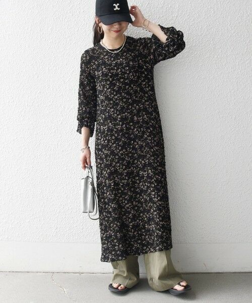 SHIPS / シップス ロング・マキシ丈ワンピース | 《予約》SHIPS any:〈洗濯機可能〉フラワー プリント シャーリング ロング ワンピース（ブラック）