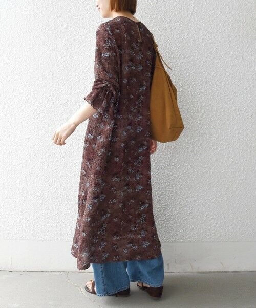 SHIPS / シップス ロング・マキシ丈ワンピース | 《予約》SHIPS any:〈洗濯機可能〉フラワー プリント シャーリング ロング ワンピース | 詳細20