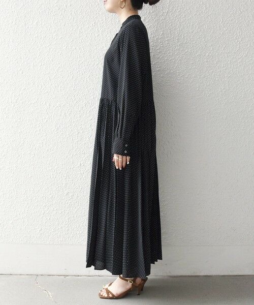 SHIPS / シップス ロング・マキシ丈ワンピース | 《予約》SHIPS any:〈手洗い可能〉ドット バンドカラー プリーツ ロング ワンピース | 詳細10