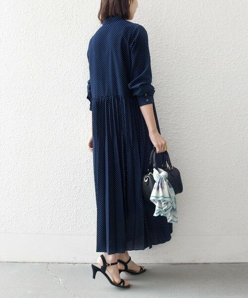 SHIPS / シップス ロング・マキシ丈ワンピース | 《予約》SHIPS any:〈手洗い可能〉ドット バンドカラー プリーツ ロング ワンピース | 詳細16