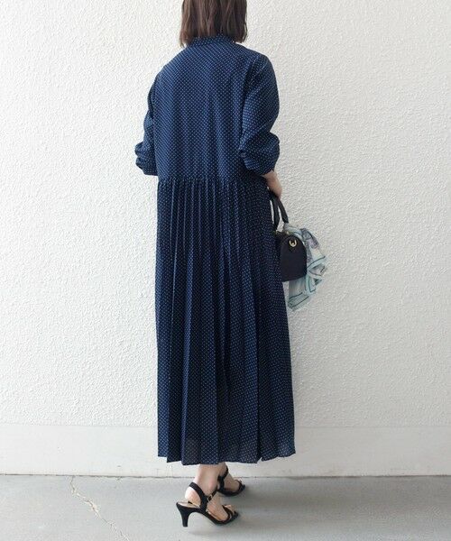 SHIPS / シップス ロング・マキシ丈ワンピース | 《予約》SHIPS any:〈手洗い可能〉ドット バンドカラー プリーツ ロング ワンピース | 詳細17
