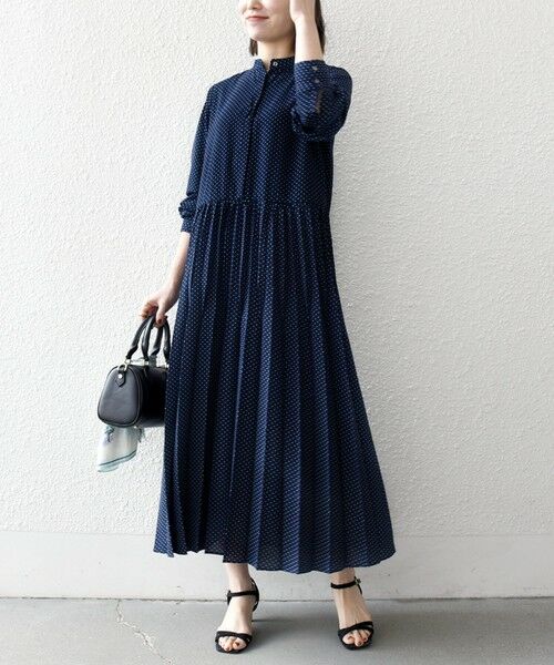 SHIPS / シップス ロング・マキシ丈ワンピース | 《予約》SHIPS any:〈手洗い可能〉ドット バンドカラー プリーツ ロング ワンピース | 詳細18