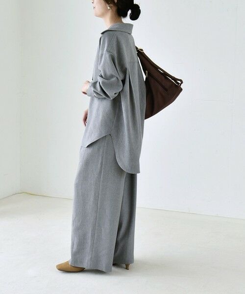 SHIPS / シップス ロング・マキシ丈ワンピース | 《予約》quaranciel:〈洗濯機可能〉ウールライク Vネック スキッパー シャツ & ワイド パンツ セットアップ | 詳細4