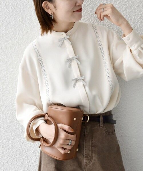 SHIPS / シップス シャツ・ブラウス | 《予約》SHIPS any:〈手洗い可能〉リボン モチーフ スタンドカラー シャツ ブラウス［NAVY BLUE］（ナチュラル）