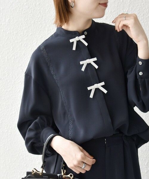 SHIPS / シップス シャツ・ブラウス | 《予約》SHIPS any:〈手洗い可能〉リボン モチーフ スタンドカラー シャツ ブラウス［NAVY BLUE］ | 詳細30