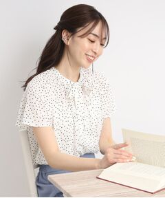 ◆お仕事シーンにも活躍！ドット柄 ボウタイリボンブラウス